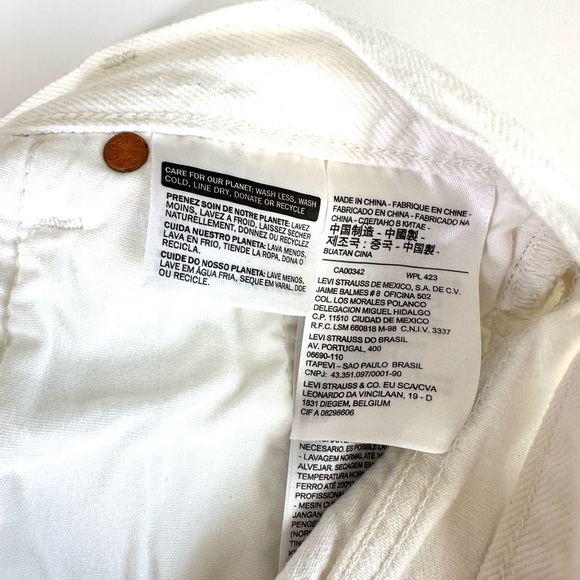 Levi’s 501 Altered Zip White Jean Shorts - Picture 7 of 8